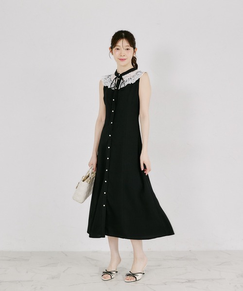tocco closet(トッコ クローゼット)の「リボン付きフラワーレース装飾パール釦バックレースアップワンピース(ワンピース・レディース・ネイビー/ブラック・M)」の5枚目の写真