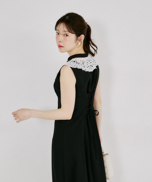 tocco closet(トッコ クローゼット)の「リボン付きフラワーレース装飾パール釦バックレースアップワンピース(ワンピース・レディース・ネイビー/ブラック・M)」の11枚目の写真