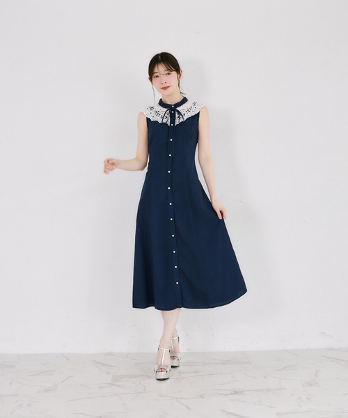 tocco closet(トッコ クローゼット)の「リボン付きフラワーレース装飾パール釦バックレースアップワンピース(ワンピース・レディース・ネイビー/ブラック・M)」の14枚目の写真