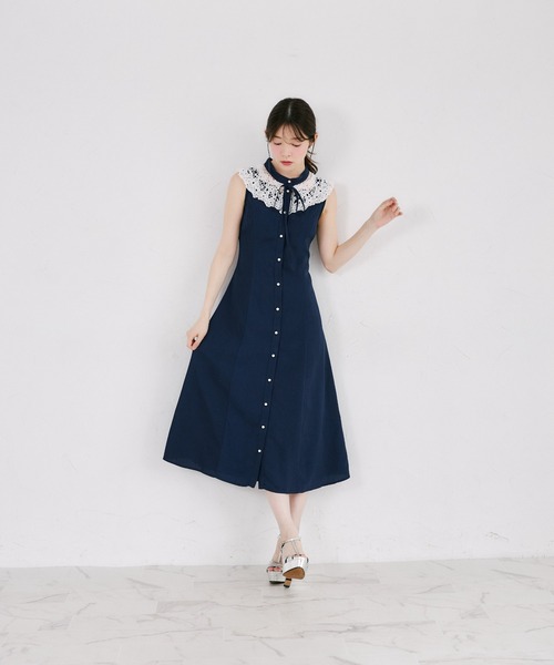 tocco closet(トッコ クローゼット)の「リボン付きフラワーレース装飾パール釦バックレースアップワンピース(ワンピース・レディース・ネイビー/ブラック・M)」の13枚目の写真