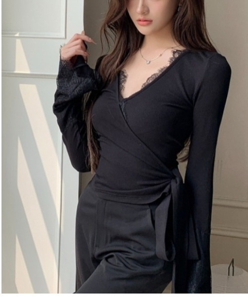LUCPY(ラクピー)の「レーストリムカシュクールリボントップス(その他トップス・レディース・ブラック・SMALL/MEDIUM/LARGE)」の3枚目の写真