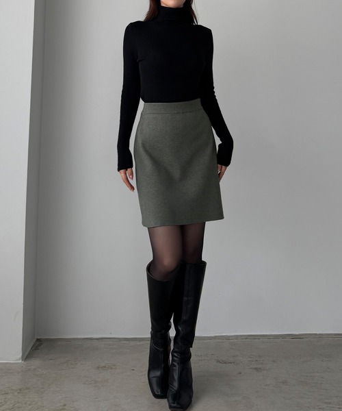 Louere（ルエレ）の「ニットミニスカート(ペチパンツ付き)（スカート・レディース・チャコール/ブラック/アイボリー・SMALL/MEDIUM/LARGE）」の13枚目の写真