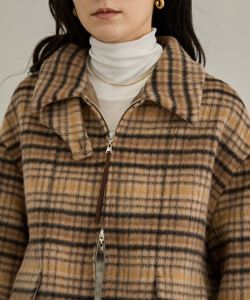 SALON adam et rope'(サロン アダム エ ロペ)の「MILIORアルパカシャギーチェックスタンドカラー ダブルジップブルゾン / セットアップ対応(ブルゾン・レディース・キャメル/チャコールグレー・FREE)」の8枚目の写真