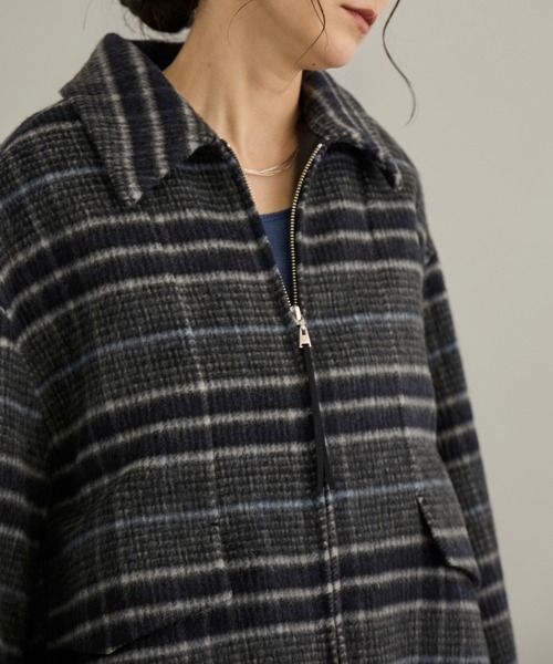SALON adam et rope'(サロン アダム エ ロペ)の「MILIORアルパカシャギーチェックスタンドカラー ダブルジップブルゾン / セットアップ対応(ブルゾン・レディース・キャメル/チャコールグレー・FREE)」の10枚目の写真