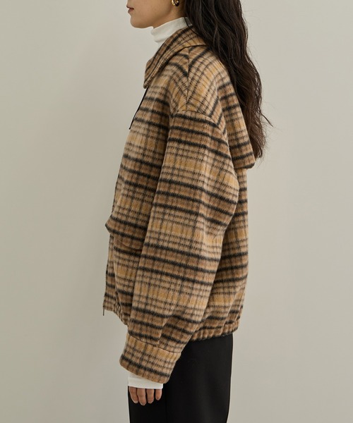 SALON adam et rope'(サロン アダム エ ロペ)の「MILIORアルパカシャギーチェックスタンドカラー ダブルジップブルゾン / セットアップ対応(ブルゾン・レディース・キャメル/チャコールグレー・FREE)」の14枚目の写真