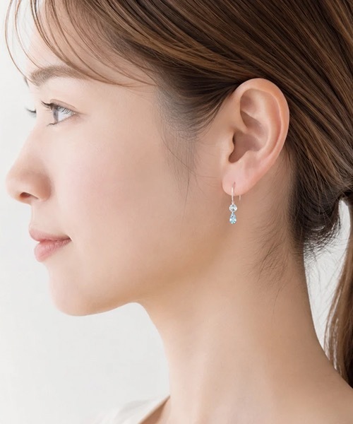 itam（アイタム）の「【itam】アイタム/ ステンレス 2連 カラーキュービックピアス（ピアス（両耳用）・レディース・ブルー/ベージュ/クリア/グリーン・FREE）」の4枚目の写真