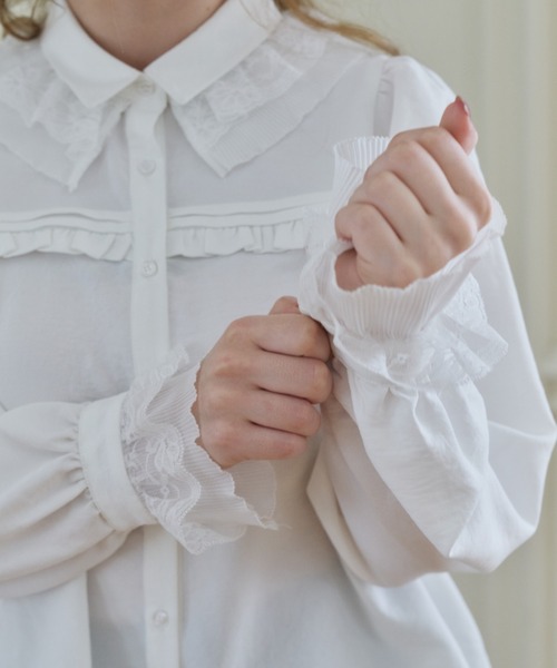 idem(イデム)の「pleats frill classical blouse / プリーツフリルブラウス(シャツ/ブラウス・レディース・ブラック/ホワイト・FREE)」の11枚目の写真