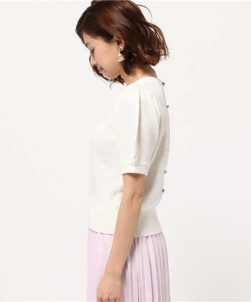 31 Sons de mode（トランテアン　ソン　ドゥ　モード）の「畦バックボタンショートプルオーバー（ニット/セーター・レディース・オフホワイト/カーキ/サックスブルー/ピンク・36）」の8枚目の写真