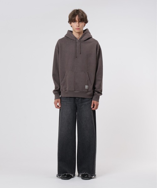 Alpha Industries（アルファインダストリーズ）の「Alpha Industries/アルファ インダストリーズ/ESSENTIAL HOODIE RELAXED FIT SWEATSHIRT 【FREIGHT】/エッセンシャル フーディ リラックスフィット スウェットシャツ（パーカー・メンズ・ブラウン・L/M）」の5枚目の写真