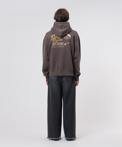 Alpha Industries（アルファインダストリーズ）の「Alpha Industries/アルファ インダストリーズ/ESSENTIAL HOODIE RELAXED FIT SWEATSHIRT 【FREIGHT】/エッセンシャル フーディ リラックスフィット スウェットシャツ（パーカー・メンズ・ブラウン・L/M）」の6枚目の写真