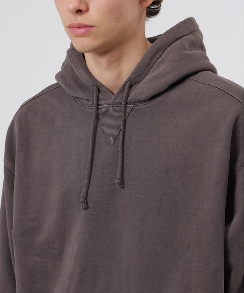 Alpha Industries（アルファインダストリーズ）の「Alpha Industries/アルファ インダストリーズ/ESSENTIAL HOODIE RELAXED FIT SWEATSHIRT 【FREIGHT】/エッセンシャル フーディ リラックスフィット スウェットシャツ（パーカー・メンズ・ブラウン・L/M）」の3枚目の写真
