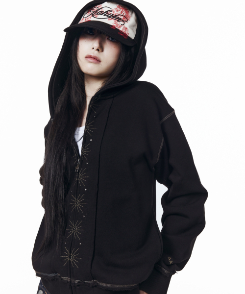 AAKAM（アーカム）の「Starburst Zip-Up Hoodie (Black)（パーカー・レディース・その他・1/2）」の4枚目の写真