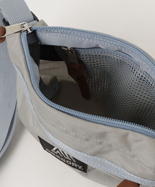 GREGORY（グレゴリー）の「エンベロップショルダー ENVELOPE SHOULDER ライトグレーXブルーグレー（ショルダーバッグ・メンズ・グレー系・-）」の3枚目の写真