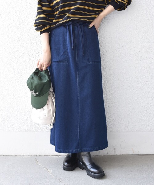 SHIPS Colors(シップス カラーズ)の「〈洗濯機可能〉裏起毛 カットデニム タイトスカート◆(スカート・レディース・ネイビー/ブルー・SMALL/MEDIUM)」の2枚目の写真