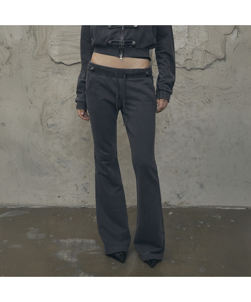 VOONT(ブント)の「Napoleon Waist Slim Bootcut Pants (CHARCOAL)(その他パンツ・レディース・チャコールグレー・OS)」の1枚目の写真