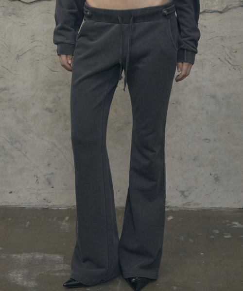 VOONT(ブント)の「Napoleon Waist Slim Bootcut Pants (CHARCOAL)(その他パンツ・レディース・チャコールグレー・OS)」の9枚目の写真