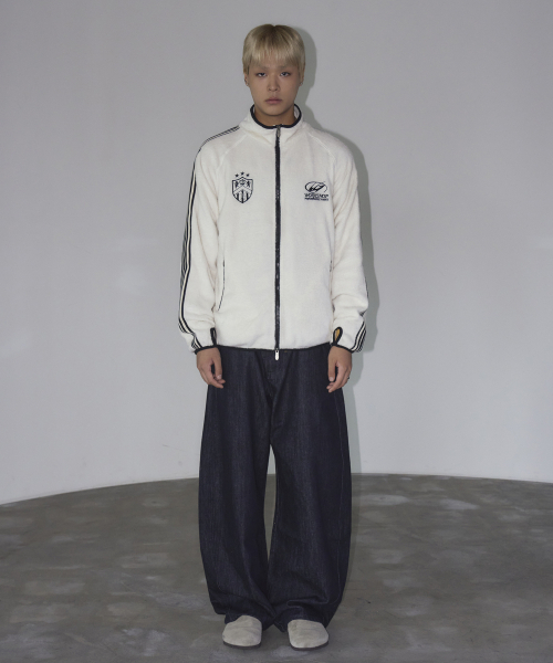 TRAVEL(トラベル)の「POLAR ボアトラックジャケット アイボリー(その他アウター・レディース・その他・SMALL/MEDIUM/LARGE)」の2枚目の写真