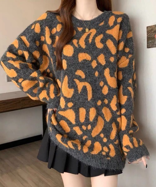 DIAVEL(ディアベル)の「【秋冬新作】 レオパード柄 起毛クルーネックオーバーサイズニットプルオーバー(ニット/セーター・レディース・グレー/オレンジ/ブラウン・M)」の19枚目の写真