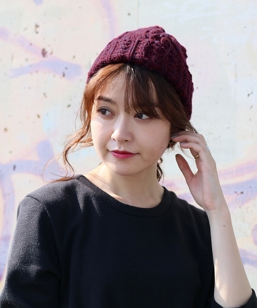 reca（レカ）の「ケーブル編みニット帽（ニットキャップ/ビーニー・レディース・ネイビー/ブラウン/レッド系その他/ボルドー/ブラック系その他/ブラック/ブラウン系その他2/レッド系その他2/レッド系その他3/ブルー系その他2/ブラック系その他3/ブラック系その他2・FREE）」の18枚目の写真