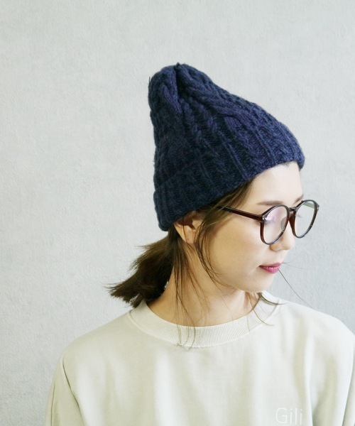 reca（レカ）の「ケーブル編みニット帽（ニットキャップ/ビーニー・レディース・ネイビー/ブラウン/レッド系その他/ボルドー/ブラック系その他/ブラック/ブラウン系その他2/レッド系その他2/レッド系その他3/ブルー系その他2/ブラック系その他3/ブラック系その他2・FREE）」の8枚目の写真