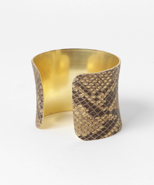 a.v.max（エーヴィーマックス）の「【A.V.max】WOMENS バングル -2729- （バングル/リストバンド・レディース・ゴールド・FREE）」の2枚目の写真