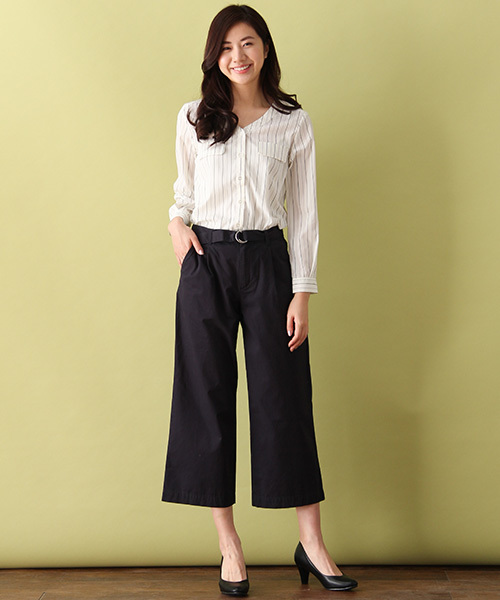 Honeys（ハニーズ）の「Ｖネックブラウス（シャツ/ブラウス・レディース・ブラック/ホワイト系その他/オフホワイト/ホワイト系その他2/ベージュ・L/M）」の7枚目の写真