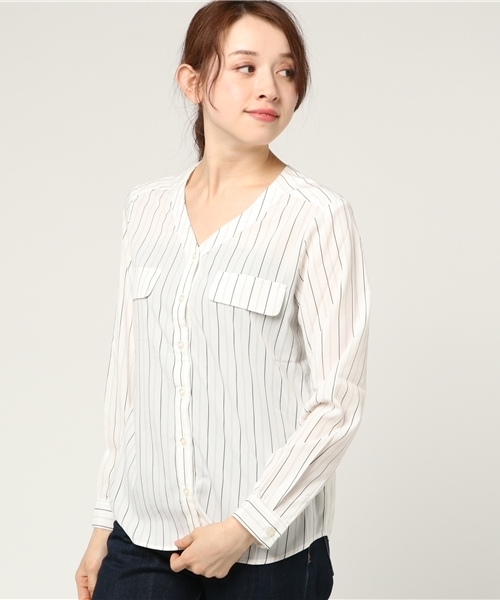 Honeys（ハニーズ）の「Ｖネックブラウス（シャツ/ブラウス・レディース・ブラック/ホワイト系その他/オフホワイト/ホワイト系その他2/ベージュ・L/M）」の3枚目の写真