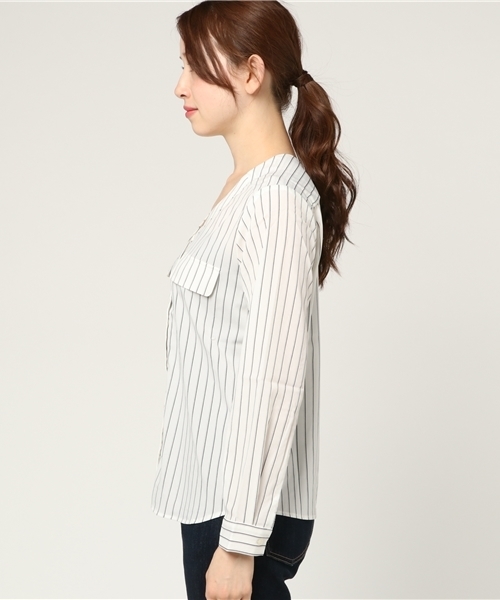 Honeys（ハニーズ）の「Ｖネックブラウス（シャツ/ブラウス・レディース・ブラック/ホワイト系その他/オフホワイト/ホワイト系その他2/ベージュ・L/M）」の9枚目の写真