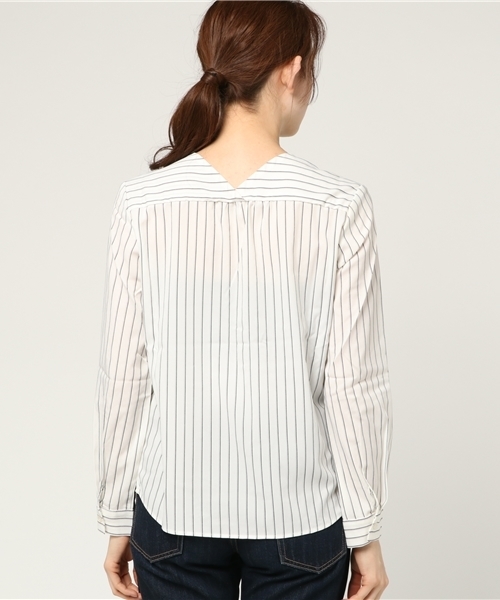 Honeys（ハニーズ）の「Ｖネックブラウス（シャツ/ブラウス・レディース・ブラック/ホワイト系その他/オフホワイト/ホワイト系その他2/ベージュ・L/M）」の10枚目の写真