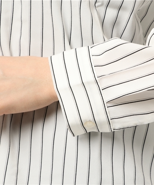 Honeys（ハニーズ）の「Ｖネックブラウス（シャツ/ブラウス・レディース・ブラック/ホワイト系その他/オフホワイト/ホワイト系その他2/ベージュ・L/M）」の12枚目の写真