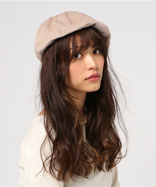 earth music&ecology（アースミュージックアンドエコロジー）の「コーデュロイベレー（ハンチング/ベレー帽・レディース・ダークベージュ/ブラック・FREE）」の2枚目の写真