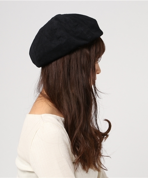 earth music&ecology（アースミュージックアンドエコロジー）の「コーデュロイベレー（ハンチング/ベレー帽・レディース・ダークベージュ/ブラック・FREE）」の4枚目の写真