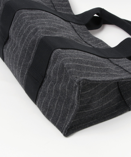 AMERICAN RAG CIE(アメリカンラグシー)の「RUE DE VERNEUIL ルーデュ ベルネイユ / ストライプウールトートバック(ハンドバッグ・レディース・グレー・FREE)」の2枚目の写真