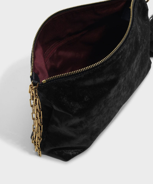 CHARLES & KEITH（チャールズ & キース）の「タッセルディテールクラッチ / TASSEL DETAIL CLUTCH（クラッチバッグ・レディース・ブラック/ピンク・M）」の6枚目の写真
