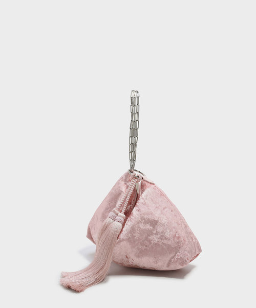 CHARLES & KEITH（チャールズ & キース）の「タッセルディテールクラッチ / TASSEL DETAIL CLUTCH（クラッチバッグ・レディース・ブラック/ピンク・M）」の8枚目の写真