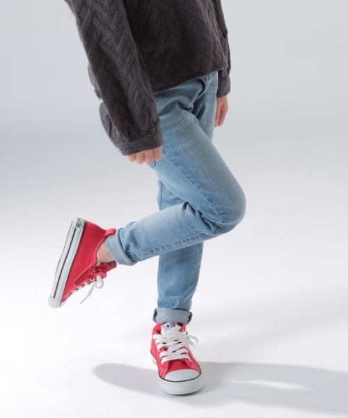 BAYFLOW（ベイフロー）の「BAYFLOW／[KIDS]ベーシックスキニーデニム 18SS（デニムパンツ・キッズ・ライトブルー/インディゴブルー/オフホワイト/ブラック/サックスブルー・X-LARGE/MEDIUM/LARGE/SMALL/XX-LARGE）」の4枚目の写真