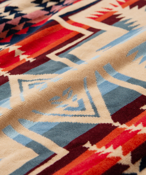 PENDLETON（ペンドルトン）の「GLAMB Oversized Jacquard Towel by PENDLETON / ペンドルトン別注 グラムオーバーサイズドジャガードタオル バスタオル ブランケット（ブランケット・メンズ・マルチ・FREE）」の6枚目の写真