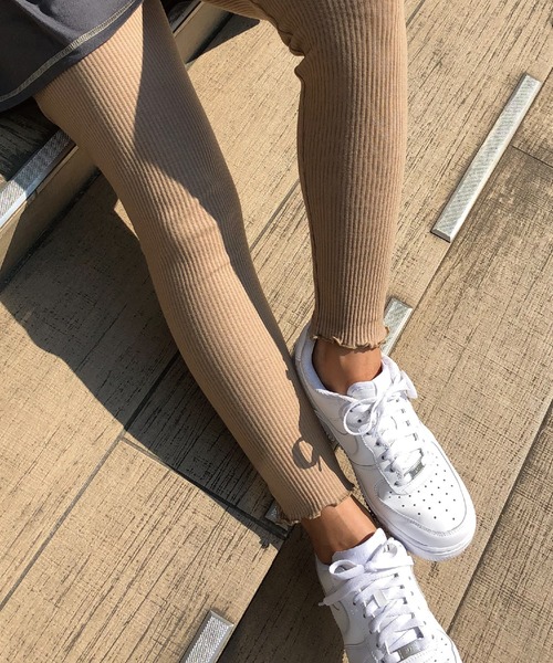 meJane（ミージェーン）の「裾メローリブテレコレギンス（レギンス/スパッツ・レディース・チャコールグレー/ブラック/ベージュ/オフホワイト/グレー/モカ・150-160cm/150-155cm/160-165cm/170-175cm）」の5枚目の写真
