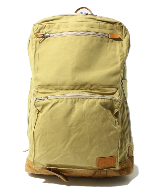 PORTER（ポーター）の「PORTER SUNRAIN DAY PACK LARGE ＜B印 YOSHIDA SELECT＞ （バックパック/リュック・メンズ・オフホワイト/ブラック/オレンジ/ブルー系その他・ONE SIZE）」の2枚目の写真