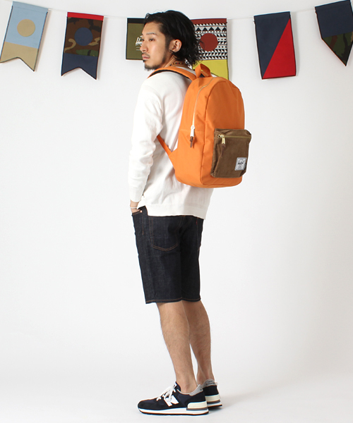 BEAMS（ビームス）の「□Herschel×BEAMS / 別注 “SETTLEMENT”（バックパック/リュック・メンズ・オリーブ/オレンジ/カモフラージュ・ONE SIZE）」の17枚目の写真