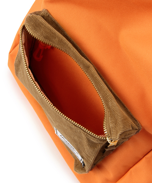 BEAMS（ビームス）の「□Herschel×BEAMS / 別注 “SETTLEMENT”（バックパック/リュック・メンズ・オリーブ/オレンジ/カモフラージュ・ONE SIZE）」の11枚目の写真