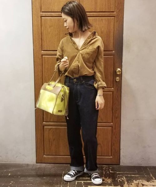 YECCA VECCA(イェッカヴェッカ)の「・コーデュロイシャツ(シャツ/ブラウス・レディース・ベージュ系その他/キャメル/ネイビー・FREE)」の3枚目の写真
