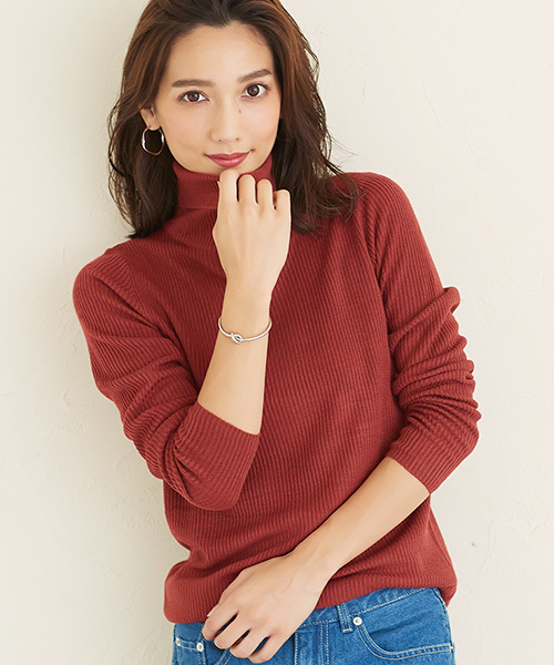 Pierrot（ピエロ）の「タートルネックカシミアタッチリブニット（ニット/セーター・レディース・オフホワイト/ブラック/グレー/カーキ/ネイビー/ブルー系その他/イエロー系その他/レッド/オレンジ系その他/レンガ/ブルー系その他2/ライトベージュ/ピンク系その他/モカ/パープル・M/L）」の13枚目の写真