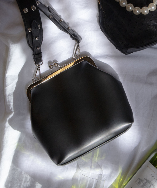 WEGO（ウィゴー）の「WEGO/がま口ショルダーバッグ（ショルダーバッグ・レディース・ブラック/その他1/その他2/ホワイト系その他/その他3・FREE）」の3枚目の写真