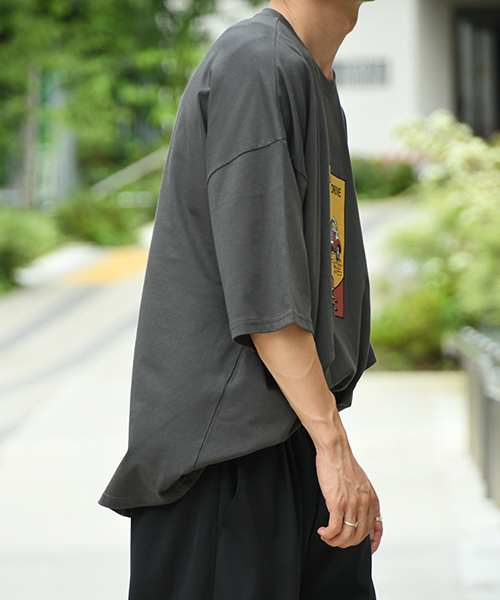 kutir（クティール）の「レトロカープリントＴシャツ（Tシャツ/カットソー・メンズ・ホワイト/ブラック/ベージュ・MEDIUM/LARGE）」の14枚目の写真