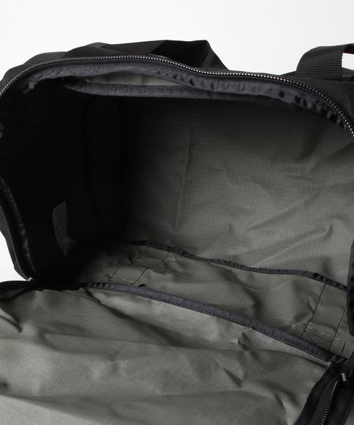 DAKINE(ダカイン)の「DAKINE EQ DUFFLE 35L ダッフルバッグ/ダカイン バッグ(ボストンバッグ・メンズ・ブラック/エンジ/パープル/ブルー/グレー系その他/ダークブルー/ブルー系その他・FREE)」の10枚目の写真