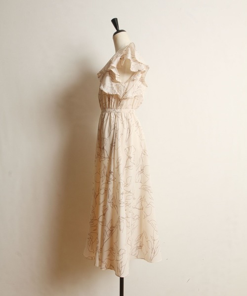 tocco closet(トッコ クローゼット)の「ラッフルフリルラインフラワーVネックワンピース(ワンピース・レディース・アイボリー/ネイビー/ブラック・M)」の6枚目の写真