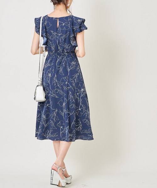 tocco closet(トッコ クローゼット)の「ラッフルフリルラインフラワーVネックワンピース(ワンピース・レディース・アイボリー/ネイビー/ブラック・M)」の18枚目の写真