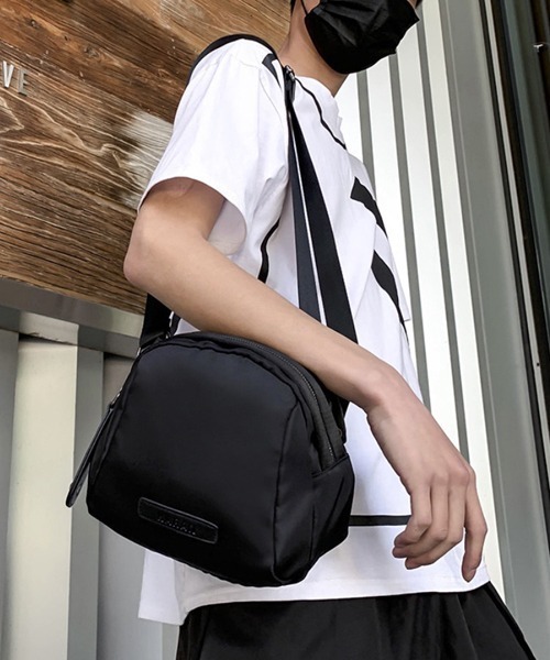 WESTBOY（ウエストボーイ）の「【WB ORIGINALS】Round silhouette shoulder back（ショルダーバッグ・メンズ・ブラック・FREE）」の4枚目の写真