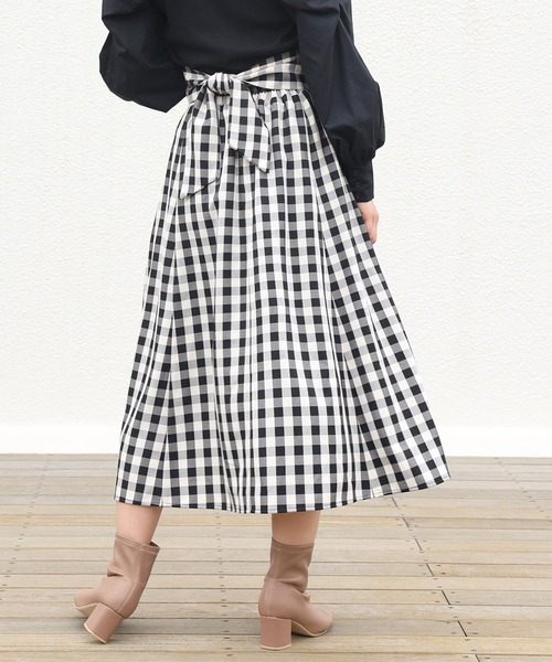 one after another NICE CLAUP（ワンアフターアナザーナイスクラップ）の「バックリボンフレアスカート（スカート・レディース・ブラック系その他/ブラウン系その他/ベージュ系その他/レッド系その他・FREE）」の2枚目の写真